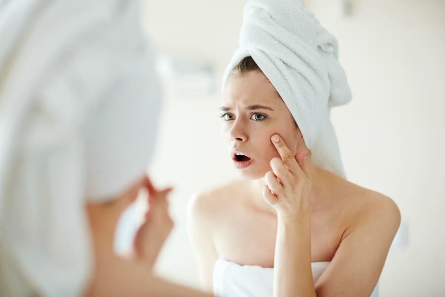 fungal acne mirror